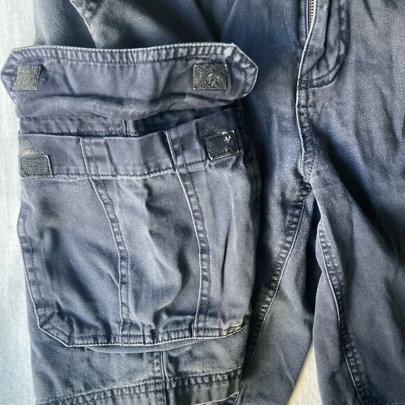 St. John's Bay Men’s Cargo Khaki Shorts w Side Pockets size 40, Blue - Picture 8 of 12